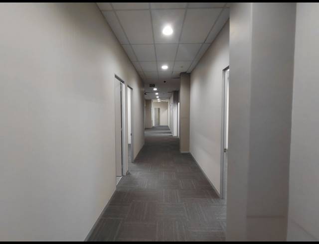 530M² OFFICE TO LET IN MAGALIESSIG